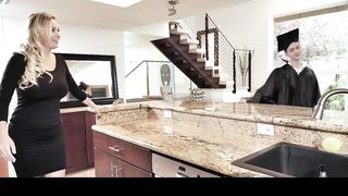 StepSex - Super-Hot Stepmom Gives Prize Dt