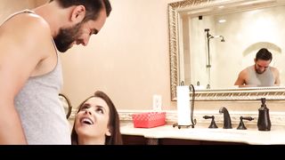 FamilyHookups - Quickie With Stepsis Keisha Grey