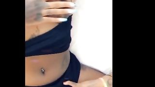 Bestfriends Suckin Pussy