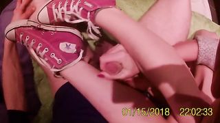 FOTJOBBZONE - Shoejob Handjob Cum on Shoes Converse all Stata Classic